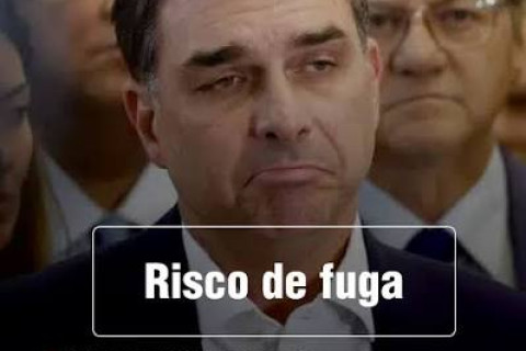 Moraes determina que Flávio Bolsonaro entregue passaporte